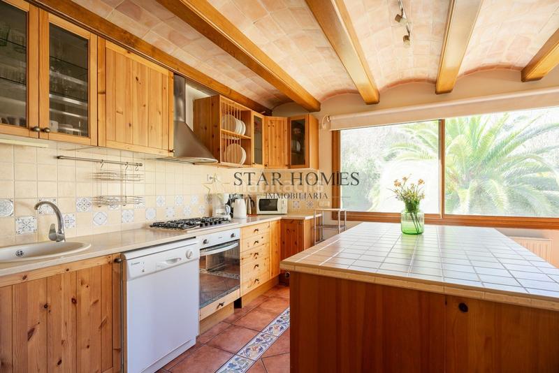 Foto 64372356-eb84-40f2-bd12-1fdfb850d058. Masia amb calefacció aparcament piscina a Porqueres