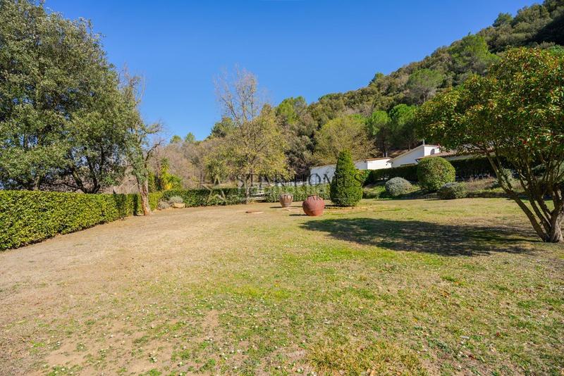 Foto b9660b2d-bede-454e-9778-5c6e872d0dfa. Masia amb calefacció aparcament piscina a Porqueres