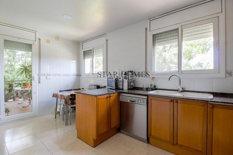 Foto 077978d9-1466-460d-aa15-1d3e1a88f6ec. Casa chalet esquinero en montornés del vallés en Montornès del Vallès