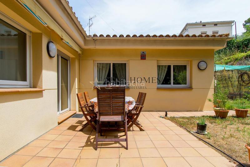 Foto b30f5803-24dc-4e7b-bd03-85a59cd65c54. Casa chalet esquinero en montornés del vallés en Montornès del Vallès