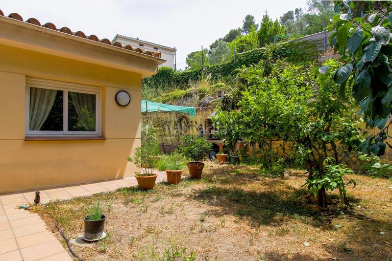 Foto b6d86505-ae2e-452c-900c-92bb8411f33e. Casa chalet esquinero en montornés del vallés en Montornès del Vallès