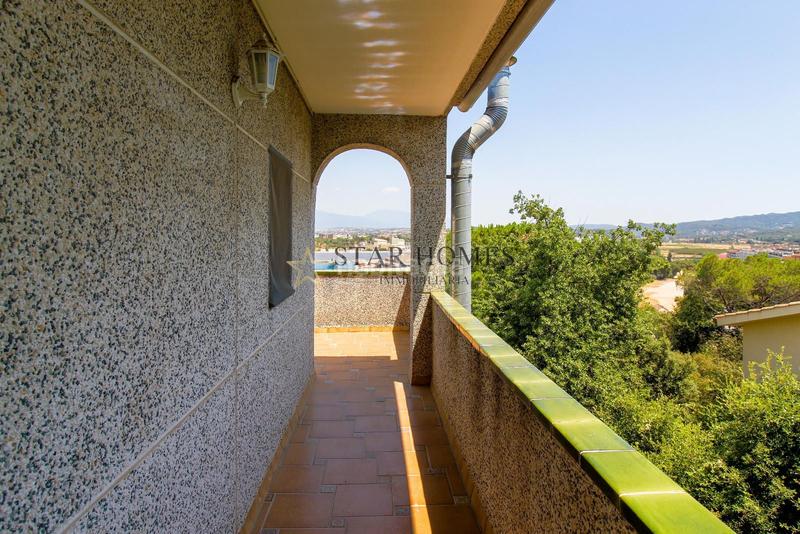 Foto 2d2ef694-dde1-407d-ad03-25074a37c050. Chalet  independiente en montornés del vallés en Montornès del Vallès