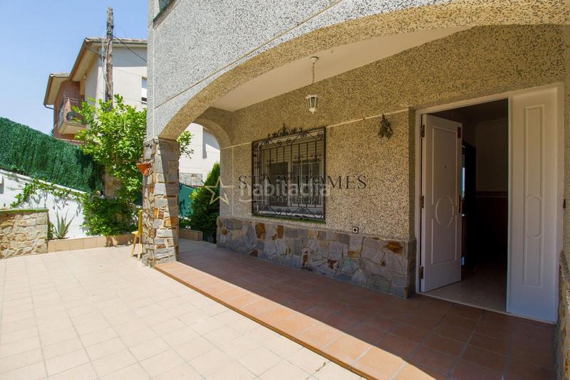 Foto 6e227b34-4d8a-43a1-87fb-5252beabf516. Chalet  independiente en montornés del vallés en Montornès del Vallès