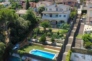 Chalet à Montornès del Vallès. Chalet independiente en montornés del vallés