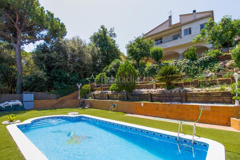 Foto ed2830d5-6c56-4e8d-b71e-dec308a0bf70. Chalet  independiente en montornés del vallés en Montornès del Vallès