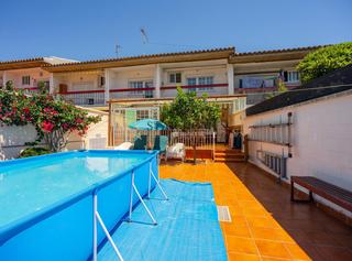 Casa adossada a Nucli Urbà. Chalet adosado en argentona
