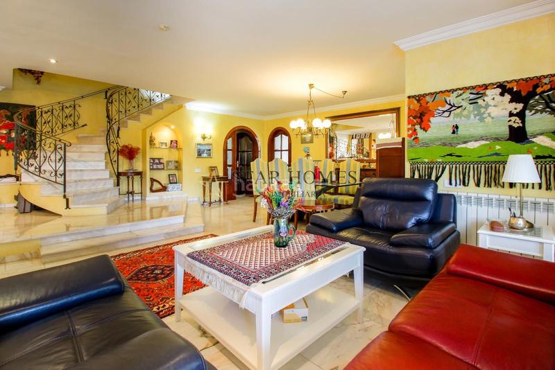 Foto 089aa2b3-1ed4-4ca0-ab14-4b862c3ca8d8. Chalet con riscaldamento parcheggio piscina in Teià