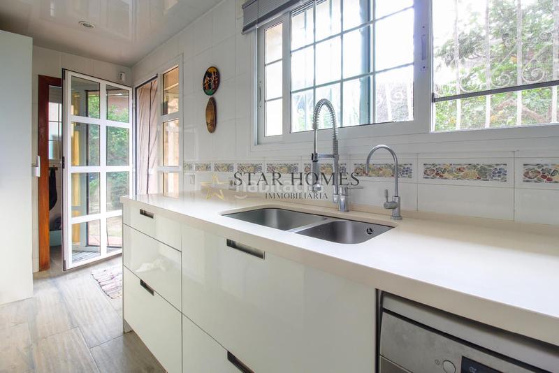 Foto 0ea893e8-be06-46cb-9f66-19ce79b93593. Chalet con riscaldamento parcheggio piscina in Teià