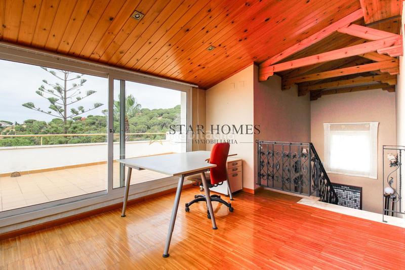 Foto 10b09732-3dee-489f-a657-356993e790b7. Chalet con riscaldamento parcheggio piscina in Teià