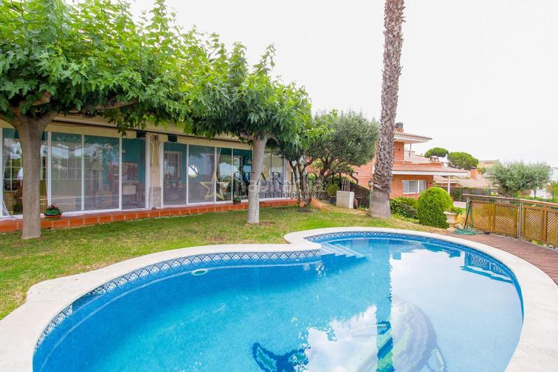 Foto 146aabee-6465-4df2-91ca-e3b2b651c252. Chalet con riscaldamento parcheggio piscina in Teià