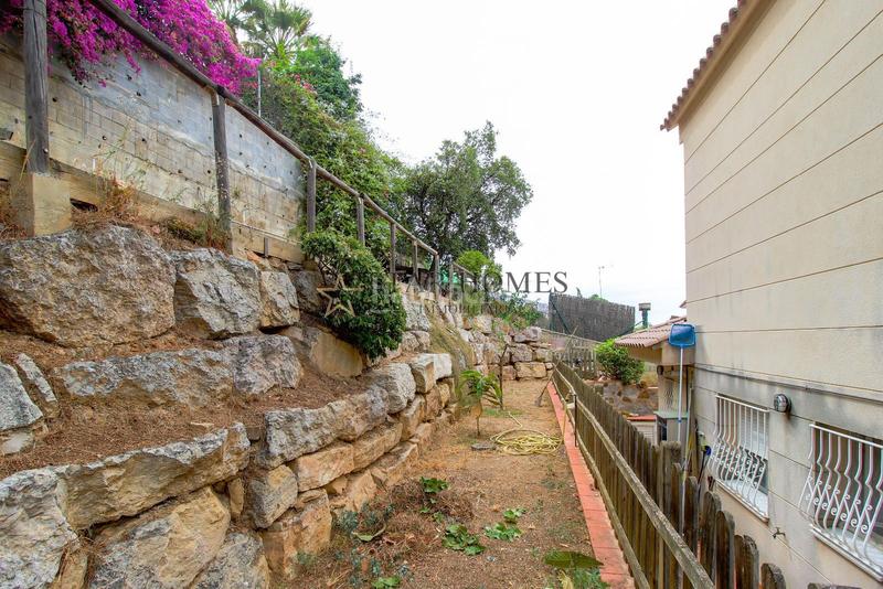 Foto 155bd8ba-e7e3-4820-8e1c-a3ad84cb943b. Chalet con riscaldamento parcheggio piscina in Teià