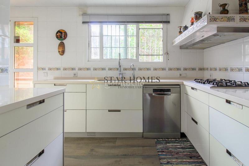 Foto 3815ad94-be51-497a-ab5a-a4ed1cd23823. Chalet con riscaldamento parcheggio piscina in Teià