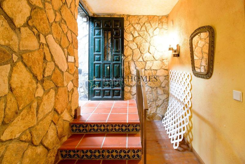 Foto 426cf740-1196-4f93-8f90-11f37ccb0ea9. Chalet con riscaldamento parcheggio piscina in Teià