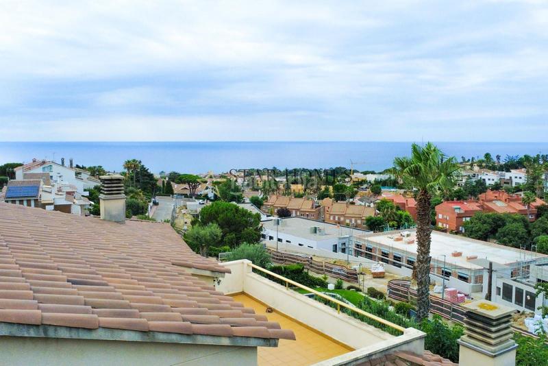 Foto 477c1efc-d2f7-4354-b098-553905b807fa. Chalet con riscaldamento parcheggio piscina in Teià