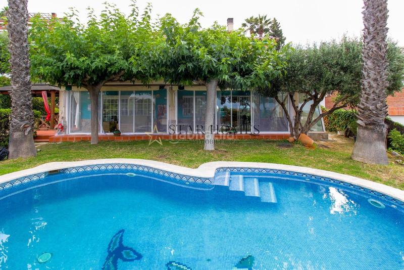 Foto e85ed937-c1bb-47fd-87e4-c3886ffe410f. Chalet con riscaldamento parcheggio piscina in Teià