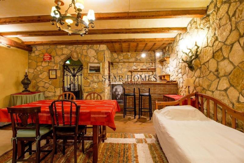 Foto e99f19aa-482c-4670-9e74-4be7b5499bba. Chalet con riscaldamento parcheggio piscina in Teià