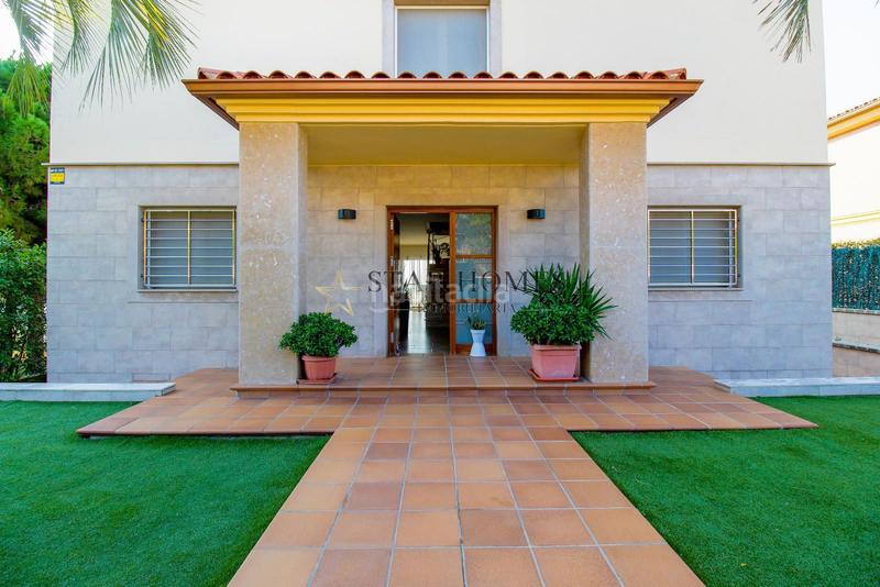 Foto 0031c3f6-7752-4aad-8eb1-62f2ae5581f6. Chalet avec chauffage parking piscine dans Roca Grossa Lloret de Mar