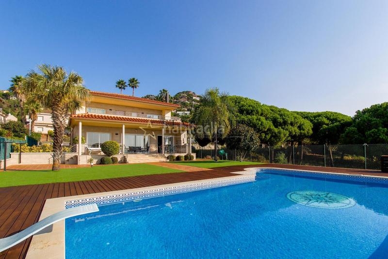 Foto 9dfbd6e2-d7e4-4725-ad81-effad7fa9590. Chalet avec chauffage parking piscine dans Roca Grossa Lloret de Mar