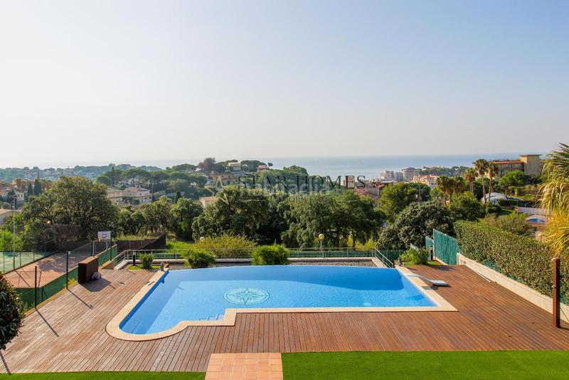 Foto bfce0461-ab30-4265-bf6f-c455af816d3a. Chalet avec chauffage parking piscine dans Roca Grossa Lloret de Mar