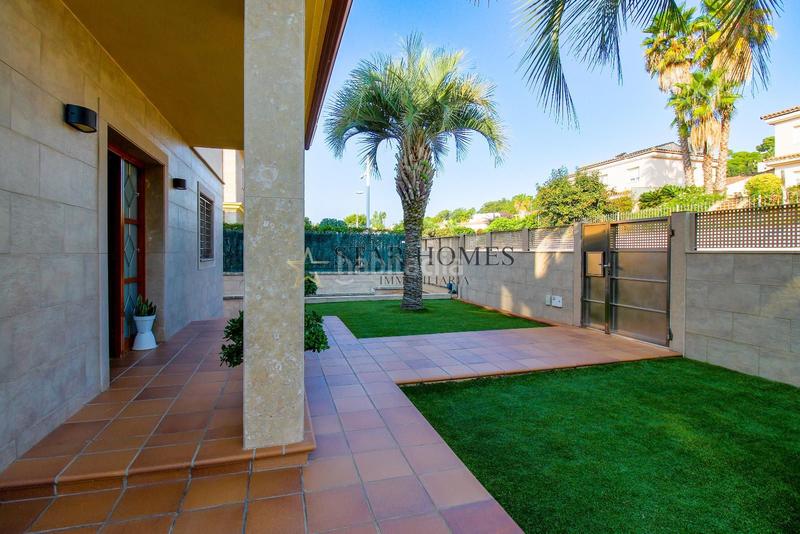 Foto e274676b-6280-4381-ad6d-53789ee2ad04. Chalet avec chauffage parking piscine dans Roca Grossa Lloret de Mar