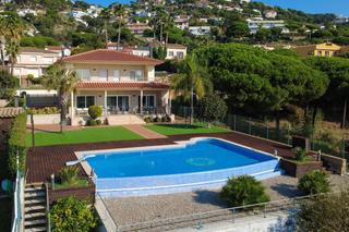 Chalet à Roca Grossa. Chalet independiente en lloret de mar