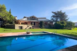 Chalet à Montornès del Vallès. Chalet independiente en montornés del vallés