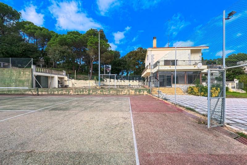 Foto 019f9380-b285-45d2-8669-54477ef7c91e. Xalet amb calefacció aparcament piscina a Vilanova del Vallès