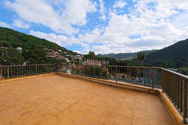 Foto 34715531-31bf-4c77-9a31-8ed6ad6fcfca. Xalet amb calefacció aparcament piscina a Vilanova del Vallès