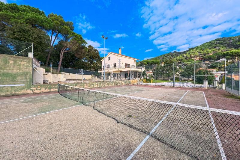 Foto 560e6a97-9bbb-478e-8bc0-2169b3b4d1b1. Xalet amb calefacció aparcament piscina a Vilanova del Vallès