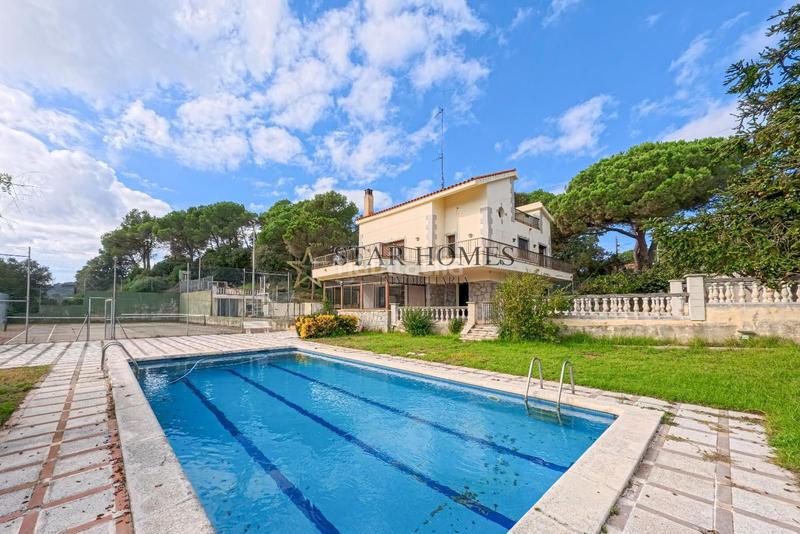 Foto 5b5d518d-824a-44f6-a058-14148f33c96e. Xalet amb calefacció aparcament piscina a Vilanova del Vallès