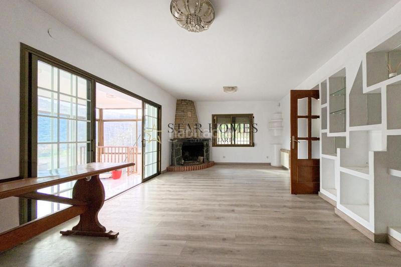 Foto 7c24fd7a-f991-466b-a5c7-c277a2223393. Xalet amb calefacció aparcament piscina a Vilanova del Vallès