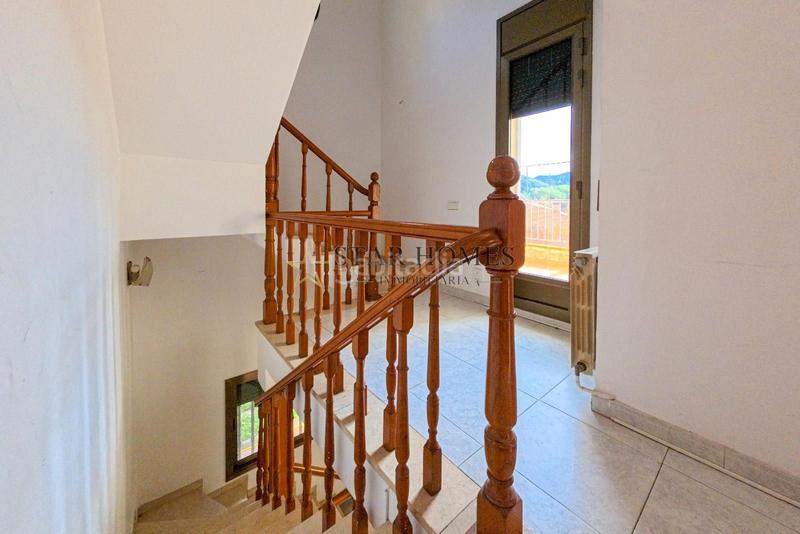 Foto a87bbf53-eee7-43a5-a4a4-1d9432efca1c. Xalet amb calefacció aparcament piscina a Vilanova del Vallès