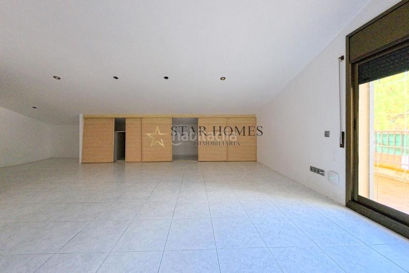 Foto b0963a6e-1b86-4315-afdb-5352f42474be. Xalet amb calefacció aparcament piscina a Vilanova del Vallès