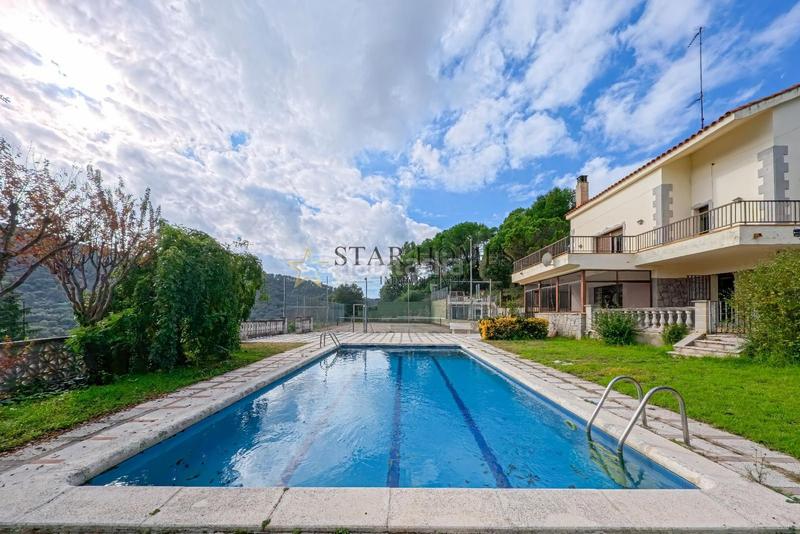 Foto e6fe8778-19dc-425c-bf98-2ab53c8b005d. Xalet amb calefacció aparcament piscina a Vilanova del Vallès