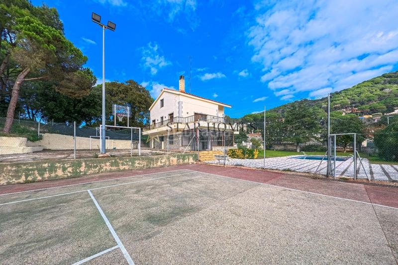 Foto ea4e6736-b415-4926-99a5-0445ab0c5647. Xalet amb calefacció aparcament piscina a Vilanova del Vallès