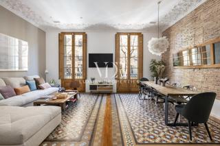 Lloguer Apartament  Carrer de bailn. 2-bedroom elegant residence in eixample