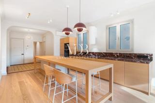 Appartement  Avinguda de sarrià. A sophisticated residence in the heart of the vibrant les corts