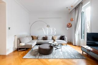 Piccolo appartamento  Carrer de girona. Stylish apartment combining modern luxury with everyday comfort