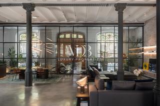 Loft  Carrer d'ausiàs marc. A unique 240 m² residence with a 23 m² private terrace