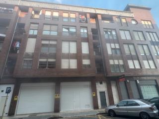 Pis  Calle ángel laguillo de la fuente 1. Piso en venta en torrelavega