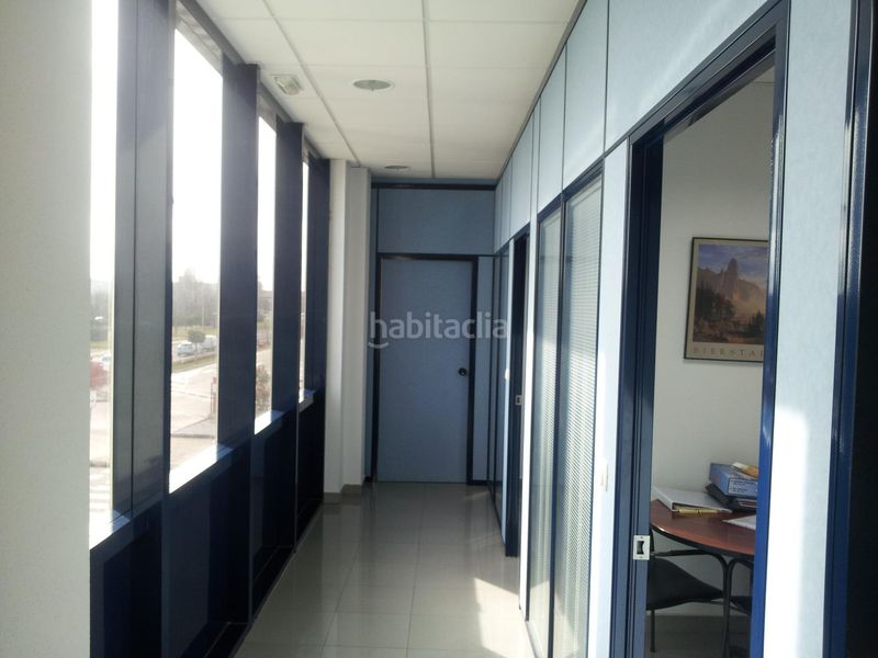 Foto 06a7e1d0-d113-433e-a282-102060e11d10. Edificio en polígono industrial 113 venta edificio de oficinas en Venta de Baños