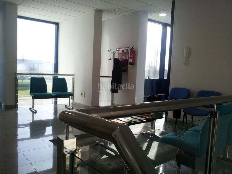 Foto 1b089a3d-60b9-4f49-baa8-20d6a573fe56. Edificio en polígono industrial 113 venta edificio de oficinas en Venta de Baños