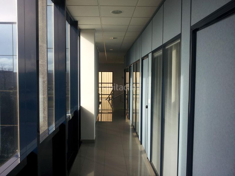 Foto 5d332397-ed51-4bd2-8fca-d075edd2252b. Edificio en polígono industrial 113 venta edificio de oficinas en Venta de Baños