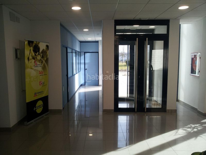 Foto baab78d6-cfba-4518-ba1f-9f6206959b03. Edificio en polígono industrial 113 venta edificio de oficinas en Venta de Baños