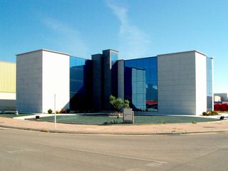 Edifici a Polígono industrial 113. Venta edificio de oficinas en venta de baños