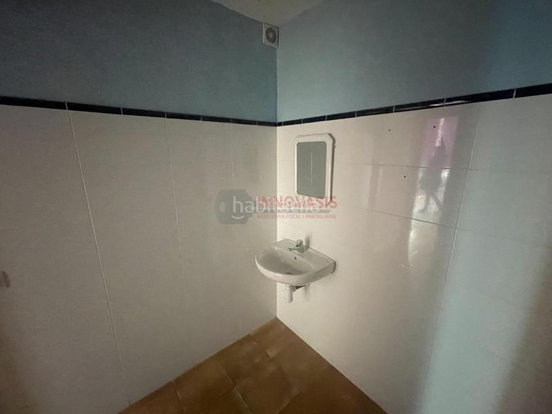 Foto b3a6c05b-c08c-4847-9390-bc5e937de57d. Location local commercial dans Sant Martí Sarroca