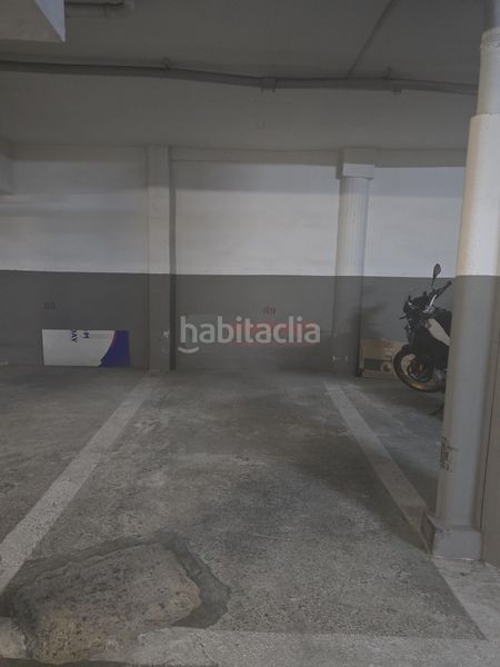 Foto bf2ea0cb-7557-452b-bb01-72f8fd4bcad2. Aparcament cotxe a La Plana Esplugues de Llobregat