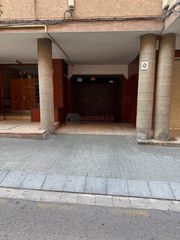 Aparcament cotxe a La Plana