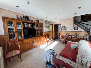 House in Soto de la Marina. Soto de la marina tan cerca de sanatnder