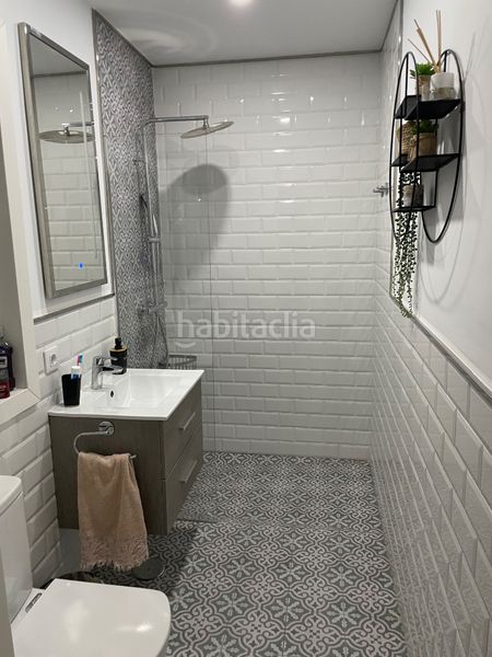Foto 8b6c90c6-43dd-41ad-9c48-95b2f898645e. Casa adossada amb xemeneia calefacció aparcament piscina a Coria del Río